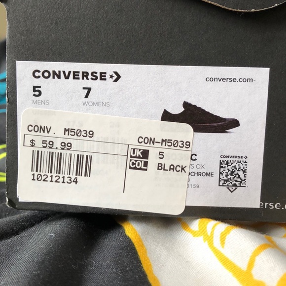 PERFECT CONDITION BLACK CONVERSE SHOES - Picture 4 of 4